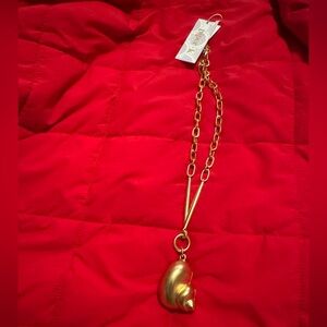 Gold Chain Necklace with stylish shell Pendant( 3D but lies flat- see pic!) 🐚